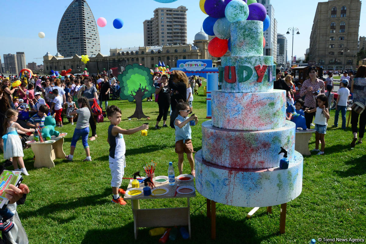 VP of Heydar Aliyev Foundation Leyla Aliyeva attends Children`s Festival (PHOTO)