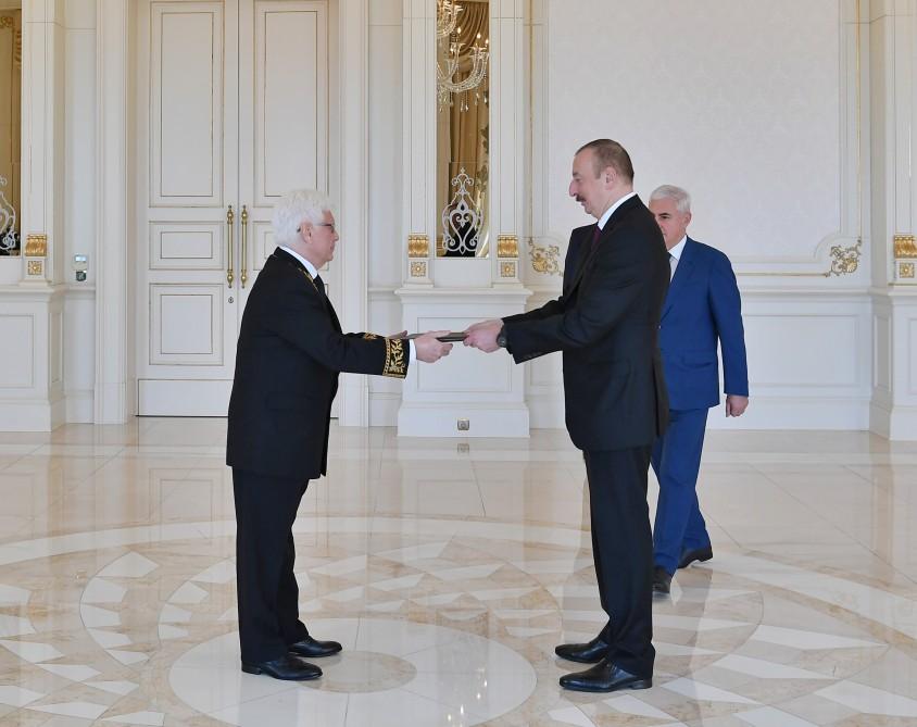 President Ilham Aliyev receives credentials of newly appointed ambassadors (PHOTO)