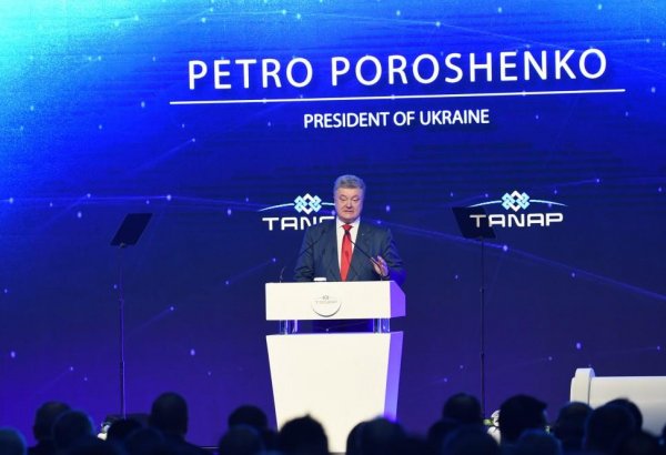 Poroshenko: Ukraine ready to receive gas from TANAP through Bulgaria, Romania