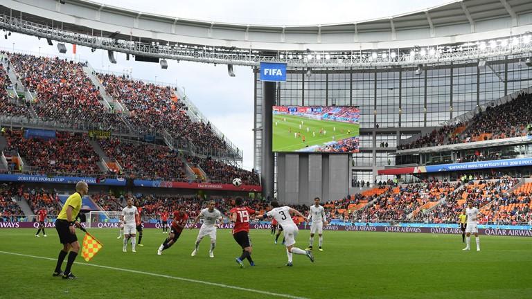 Uruguay wins 1-0 over Egypt after defender Gimenez heads home late winner (VIDEO)