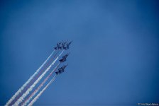 Demonstration flights of Solo Turk and Turkish Stars aircraft above Baku Bay (PHOTO)