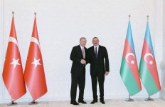 Official welcome ceremony held for Erdogan in Baku (PHOTO)