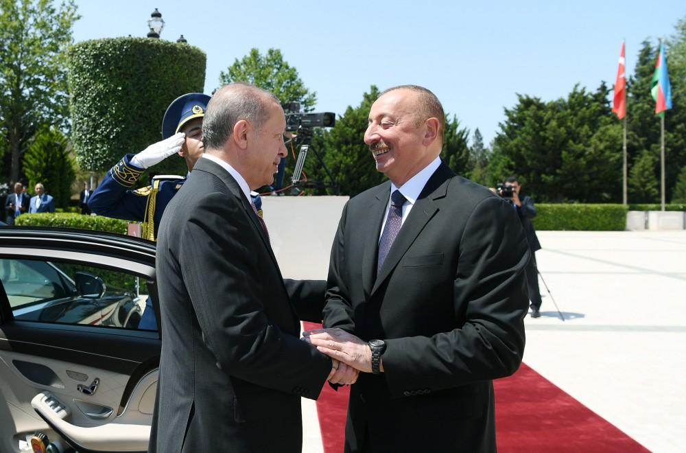 Official welcome ceremony held for Erdogan in Baku (PHOTO)