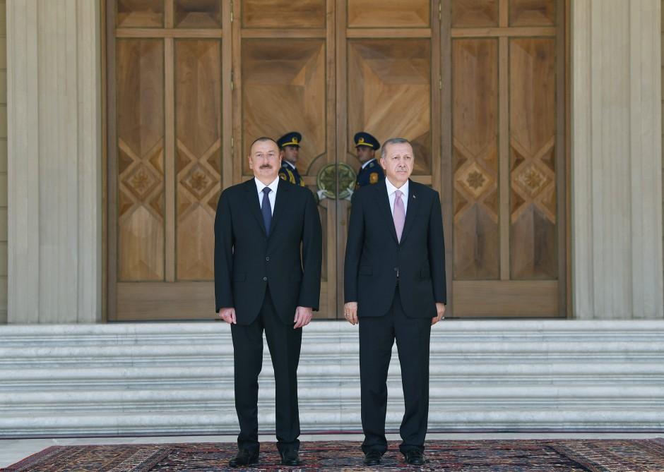 Official welcome ceremony held for Erdogan in Baku (PHOTO)