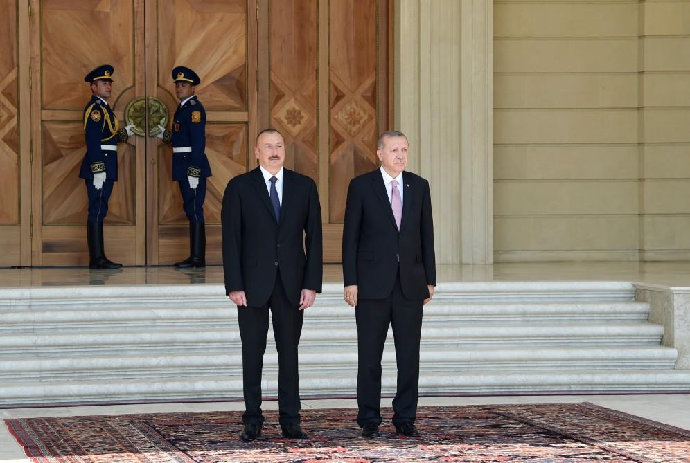 Official welcome ceremony held for Erdogan in Baku (PHOTO)