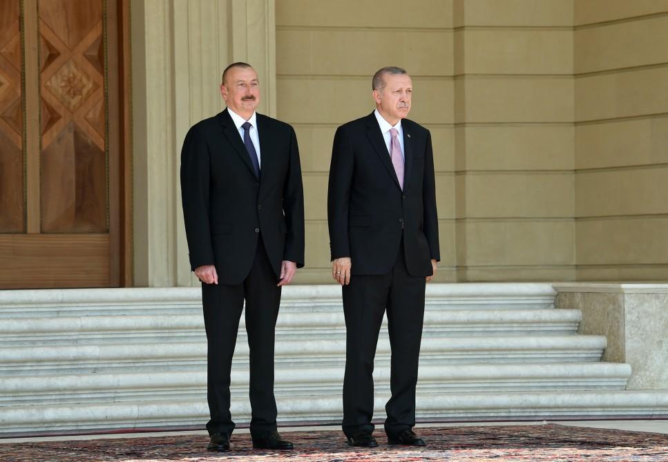 Official welcome ceremony held for Erdogan in Baku (PHOTO)