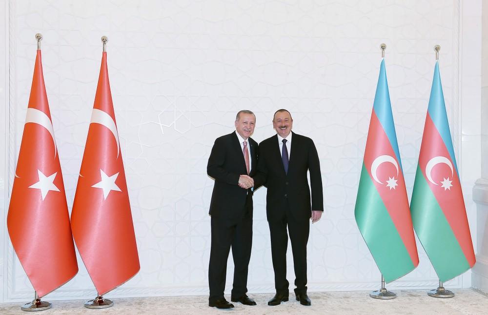 Official welcome ceremony held for Erdogan in Baku (PHOTO)