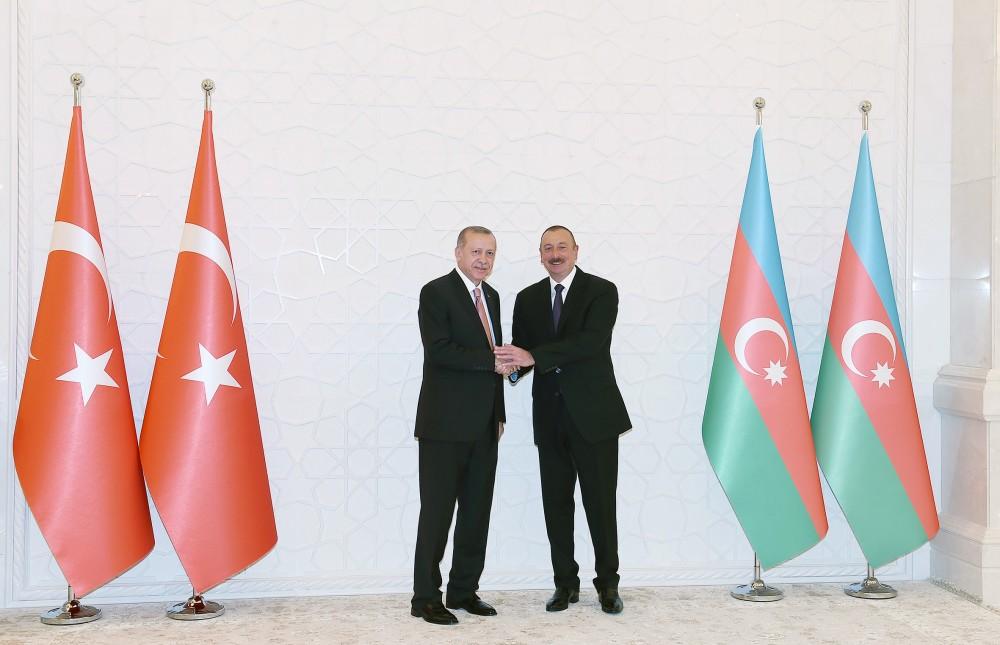 Official welcome ceremony held for Erdogan in Baku (PHOTO)