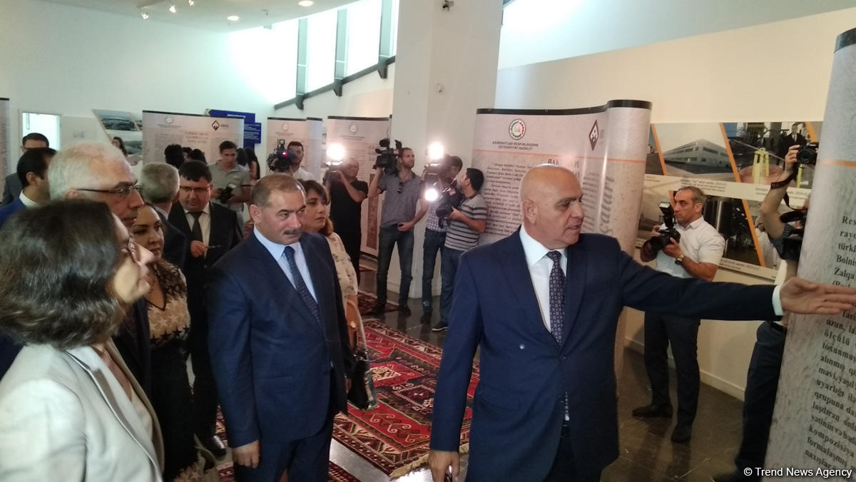 Azerbaijan to reduce dependence on import of raw materials for carpet weaving (PHOTO)