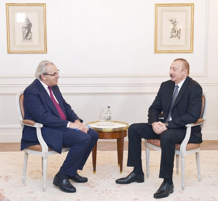 President Ilham Aliyev met with Chief Executive Officer of SUEZ (PHOTO)