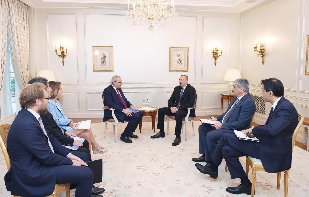 President Ilham Aliyev met with Chief Executive Officer of SUEZ (PHOTO)