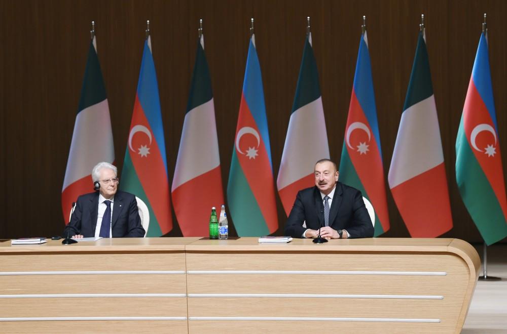 Azerbaijani, Italian presidents attend business forum in Baku (PHOTO)