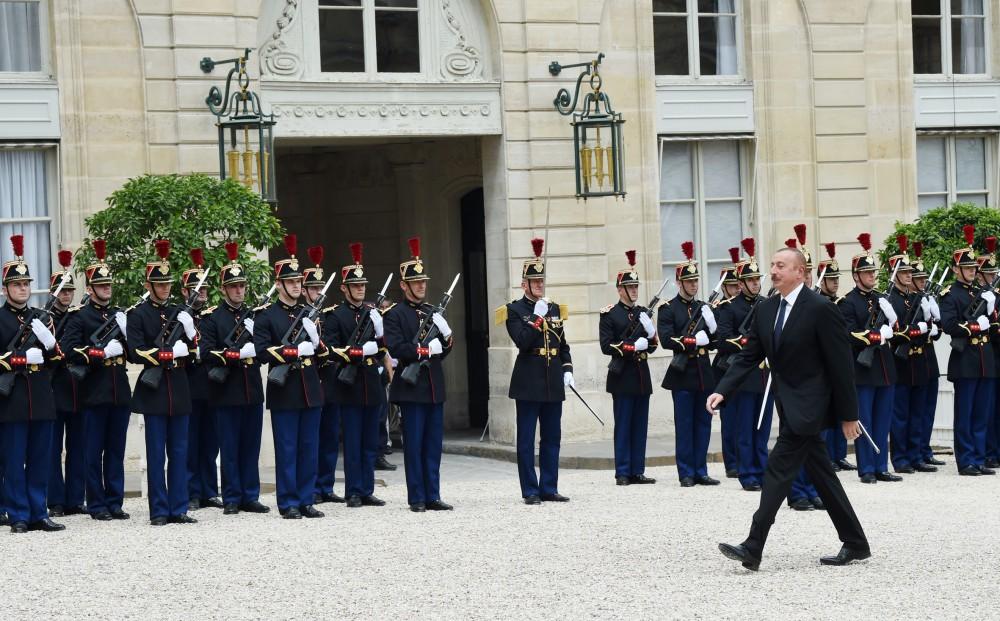 Ilham Aliyev: Azerbaijan hopes French president will personally be actively involved in Karabakh conflict’s settlement (PHOTO)