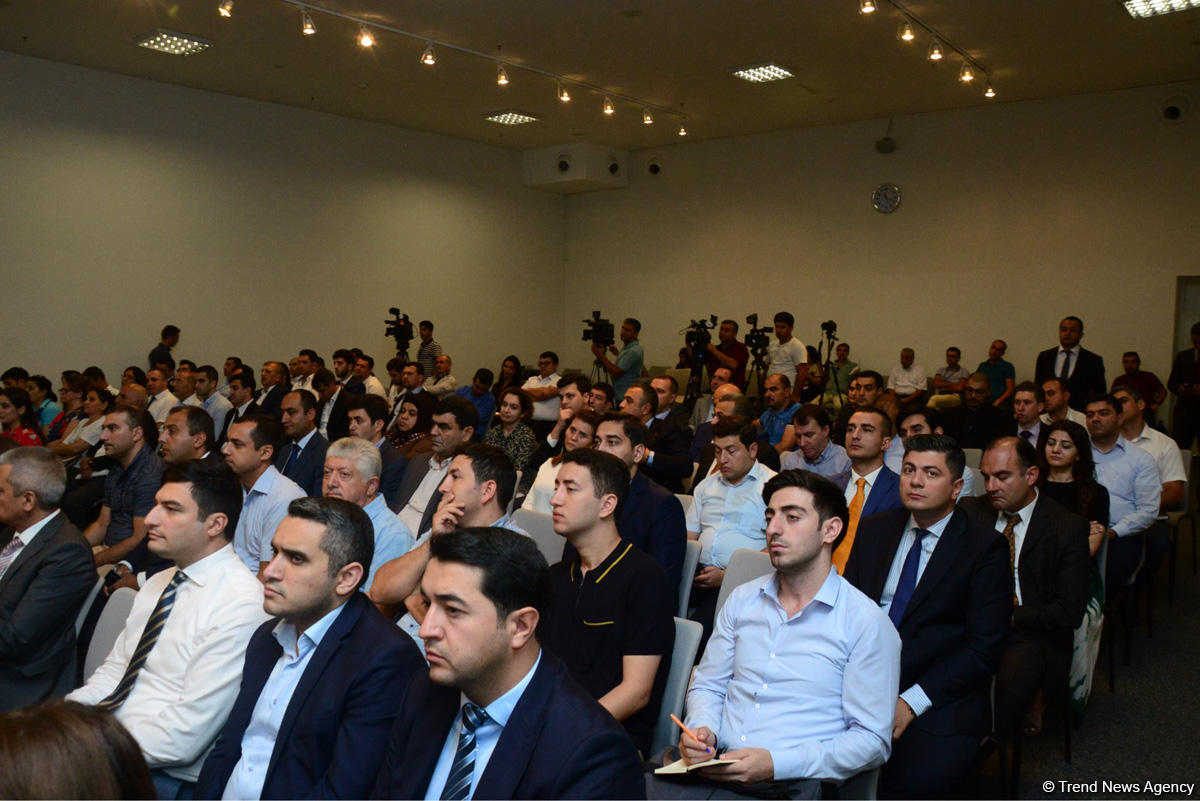 Azerbaijan to open more trading houses abroad (PHOTO)