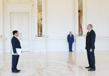 President Aliyev receives credentials of incoming Icelandic ambassador (PHOTO)