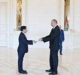 President Aliyev receives credentials of incoming Icelandic ambassador (PHOTO)