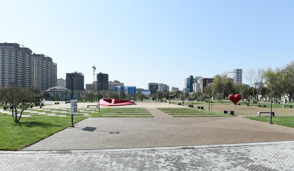 President Aliyev attends opening of sports, amusement park in Khatai district of Baku (PHOTO)