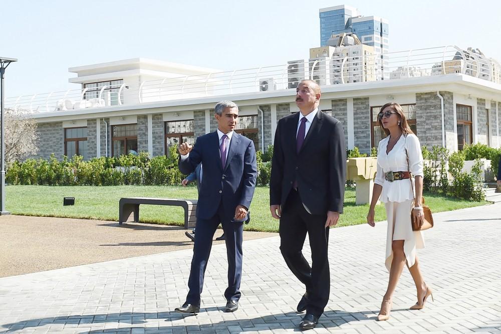 President Aliyev attends opening of sports, amusement park in Khatai district of Baku (PHOTO)