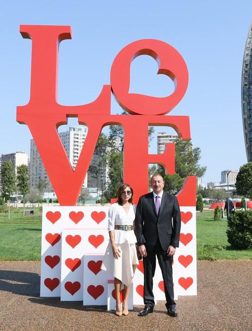 President Aliyev attends opening of sports, amusement park in Khatai district of Baku (PHOTO)