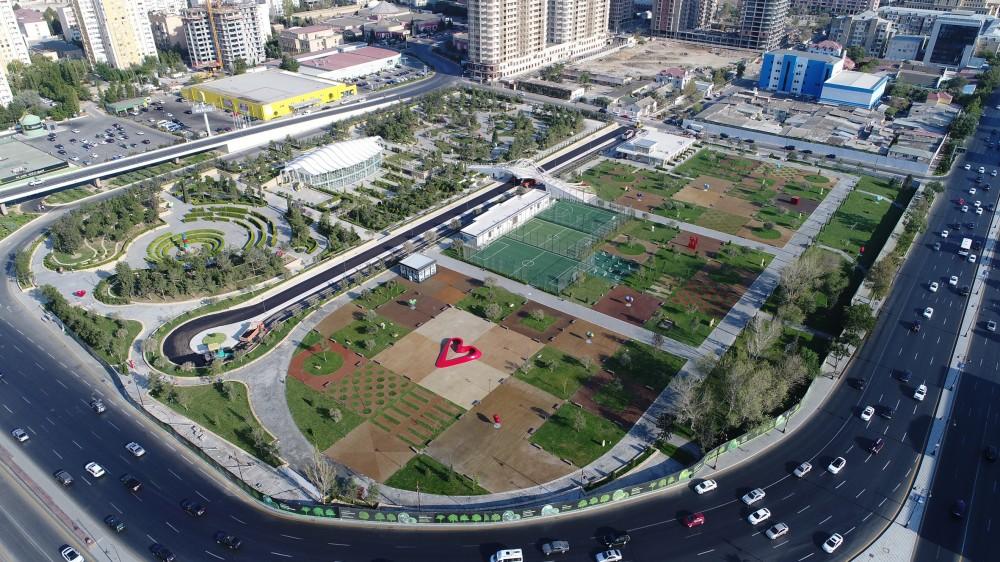 President Aliyev attends opening of sports, amusement park in Khatai district of Baku (PHOTO)