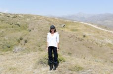 President Ilham Aliyev, first lady Mehriban Aliyeva visit Safari Park Shamakhi (PHOTO)