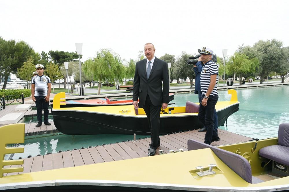 President Ilham Aliyev, first lady Mehriban Aliyeva attend opening of fountain complex in Baku (PHOTO)