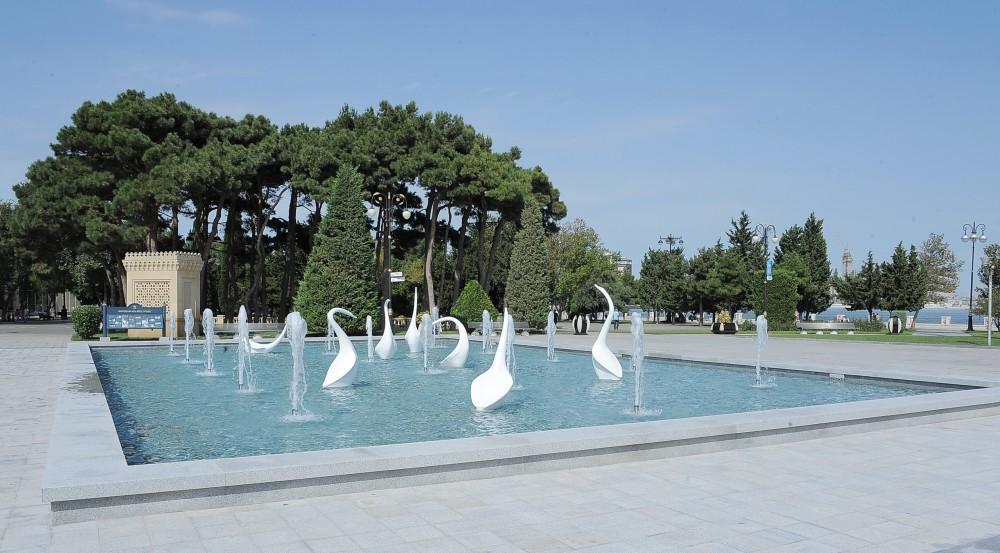 President Ilham Aliyev, first lady Mehriban Aliyeva attend opening of fountain complex in Baku (PHOTO)