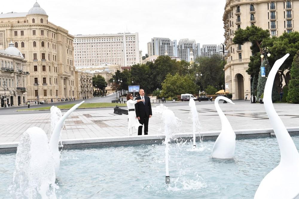 President Ilham Aliyev, first lady Mehriban Aliyeva attend opening of fountain complex in Baku (PHOTO)
