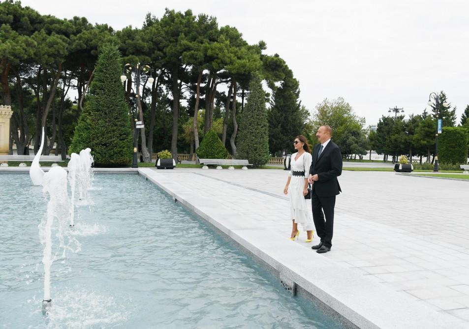 President Ilham Aliyev, first lady Mehriban Aliyeva attend opening of fountain complex in Baku (PHOTO)
