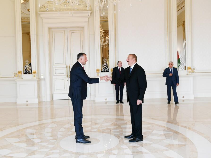 President Ilham Aliyev receives credentials of incoming Georgian ambassador (PHOTO)