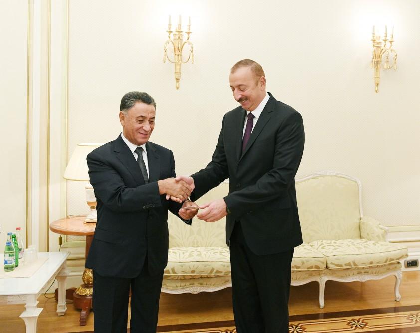 New generation biometric ID presented to President Aliyev (PHOTO)