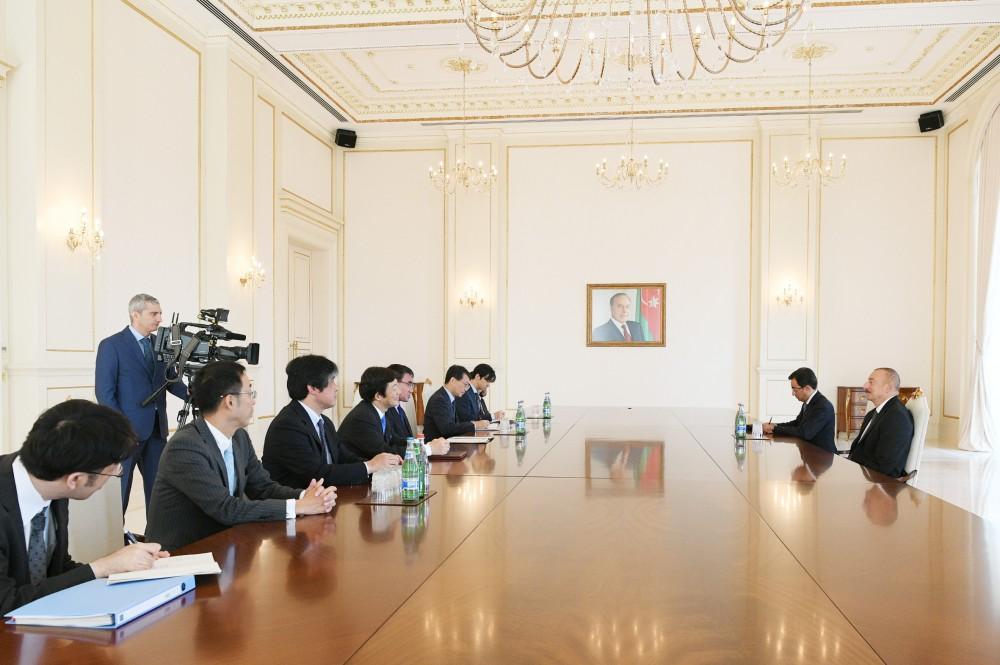 President Ilham Aliyev receives delegation led by Japanese FM Taro Kono (PHOTO)