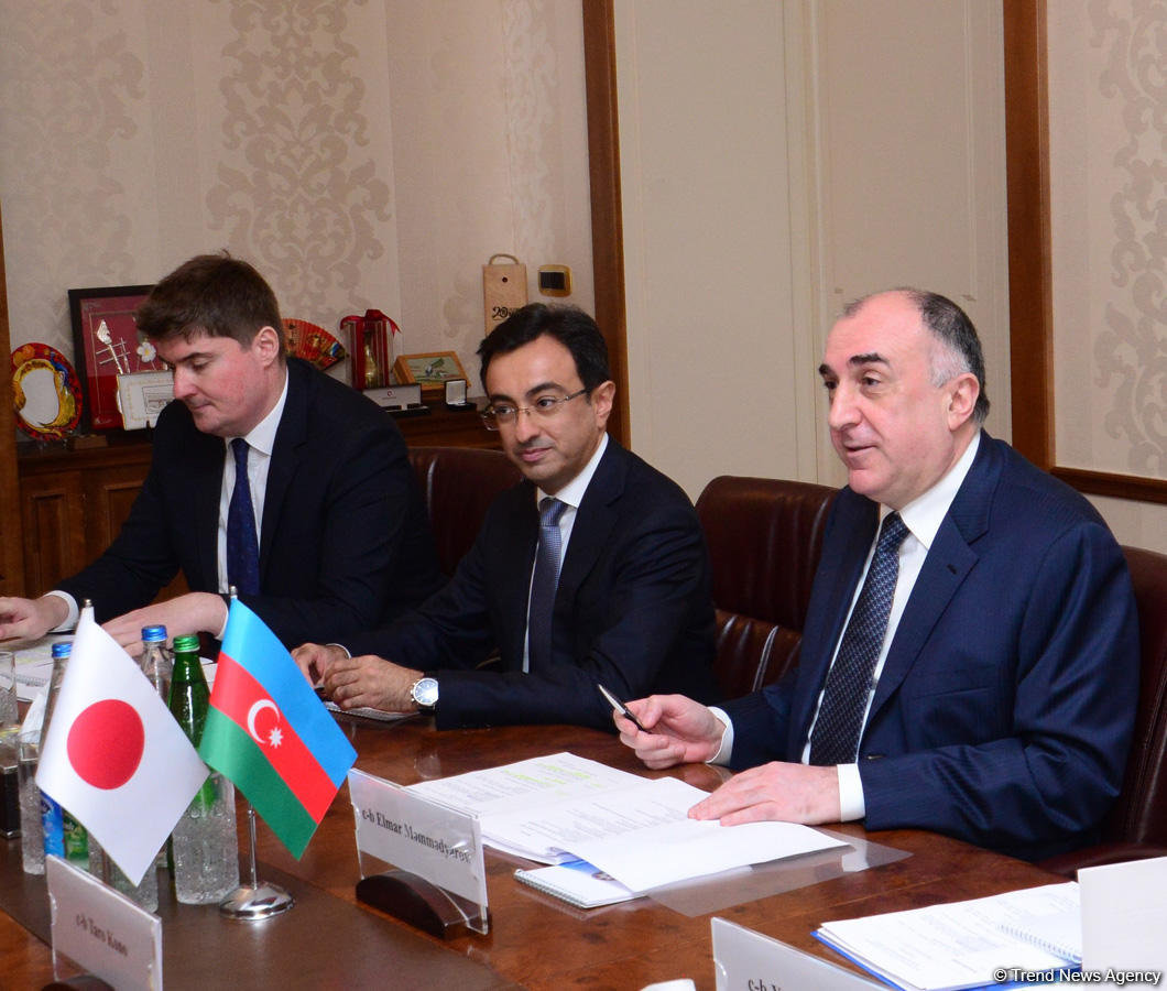 Azerbaijani, Japanese FMs meet in Baku (PHOTO)