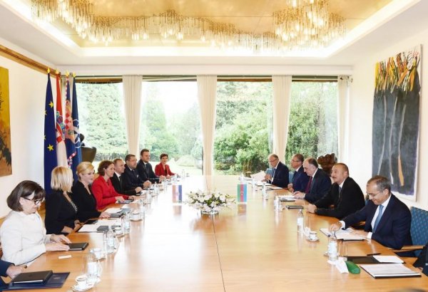 Expanded meeting held between Azerbaijani, Croatian presidents (PHOTO)