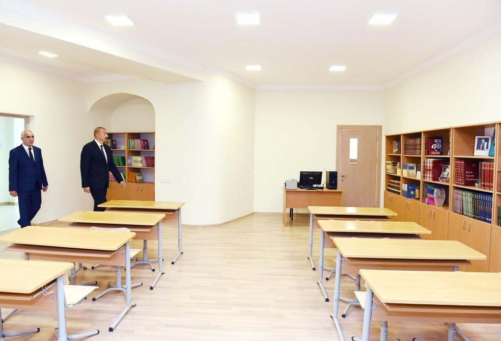 President Ilham Aliyev views conditions at reconstructed lyceum in Baku (PHOTO)