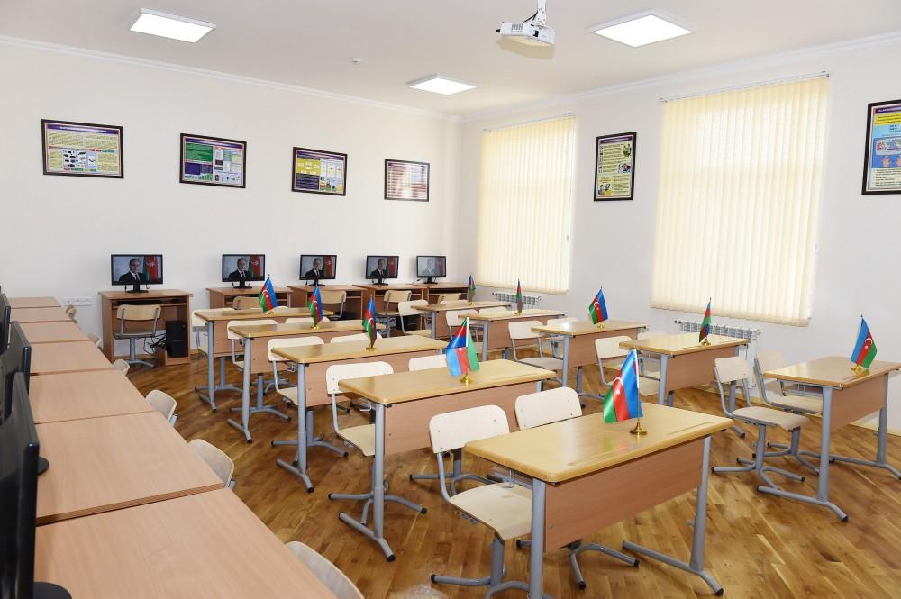 President Aliyev views newly reconstructed school in Mashtagha settlement (PHOTO)
