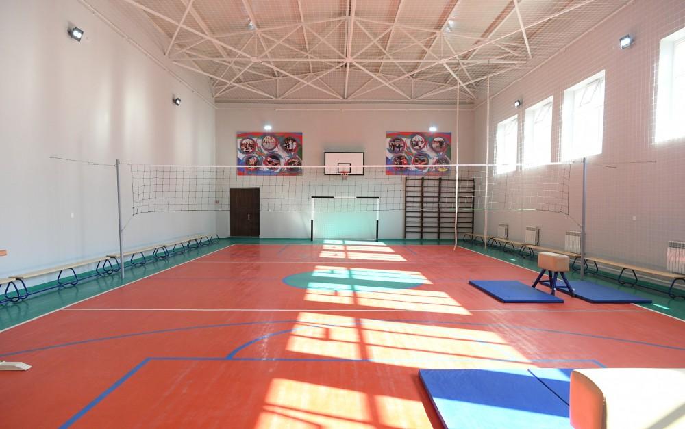 President Aliyev views newly reconstructed school in Mashtagha settlement (PHOTO)
