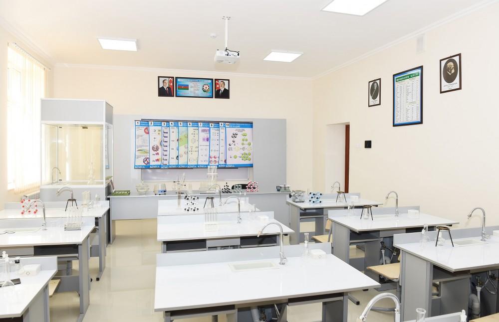 President Aliyev views newly reconstructed school in Mashtagha settlement (PHOTO)