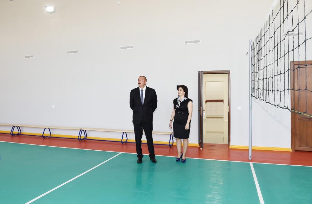 Ilham Aliyev views conditions created at secondary school in Nardaran after overhaul (PHOTO)