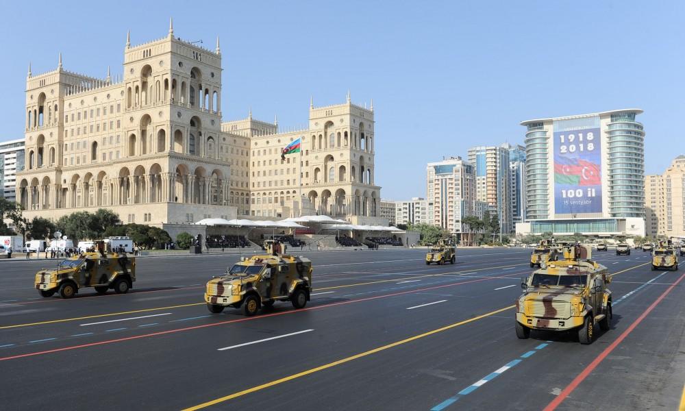 Azerbaijani, Turkish presidents, First Lady Mehriban Aliyeva attend parade, dedicated to 100th anniversary of Baku’s liberation (PHOTO)