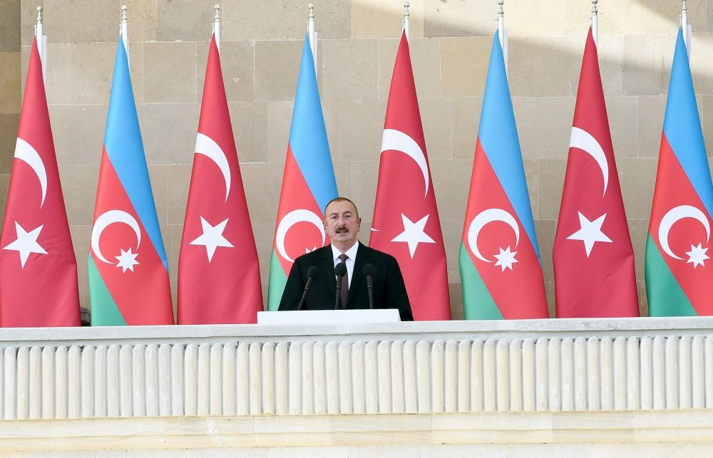 Azerbaijani, Turkish presidents, First Lady Mehriban Aliyeva attend parade, dedicated to 100th anniversary of Baku’s liberation (PHOTO)
