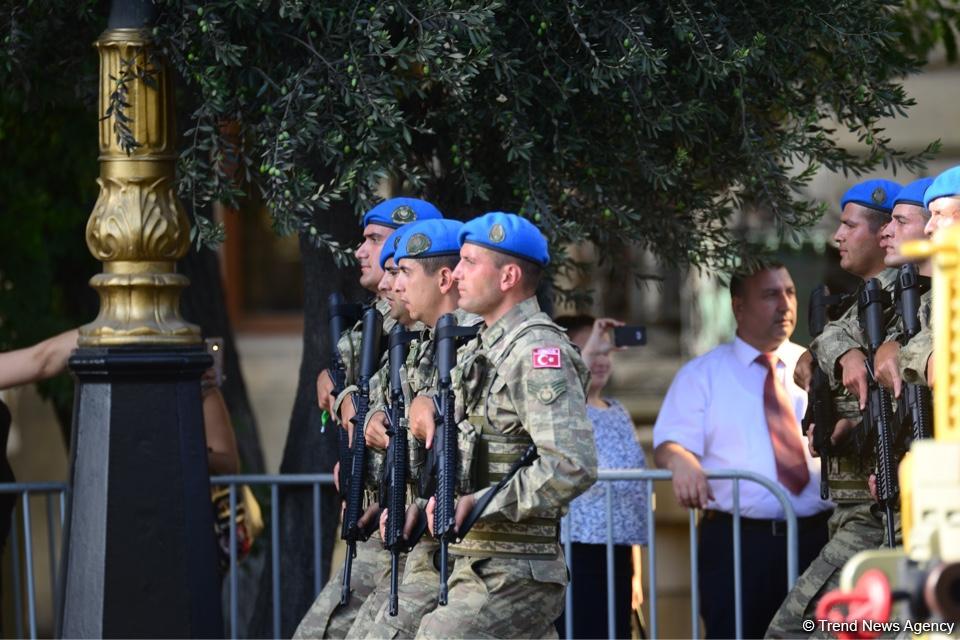 Parade to mark 100th anniversary of Baku’s liberation (PHOTOS)