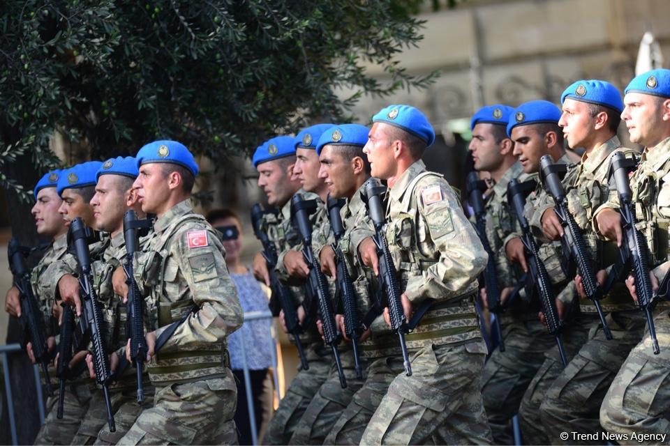 Parade to mark 100th anniversary of Baku’s liberation (PHOTOS)