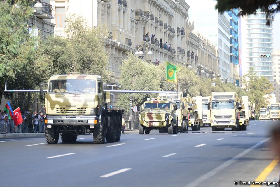 Parade to mark 100th anniversary of Baku’s liberation (PHOTOS)