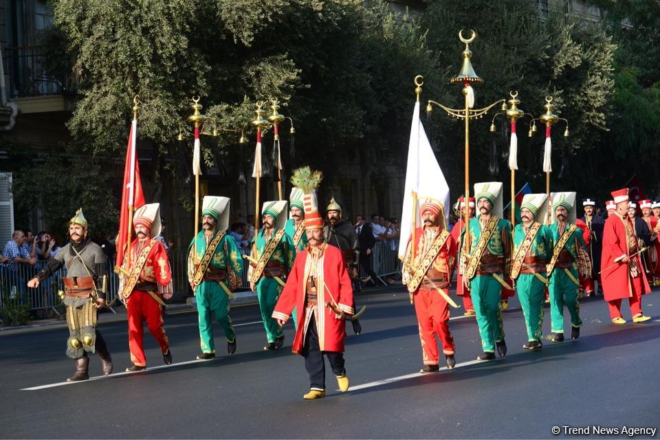 Parade to mark 100th anniversary of Baku’s liberation (PHOTOS)