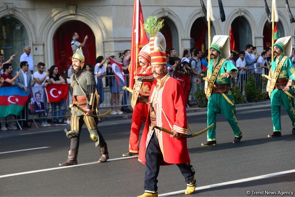 Parade to mark 100th anniversary of Baku’s liberation (PHOTOS)