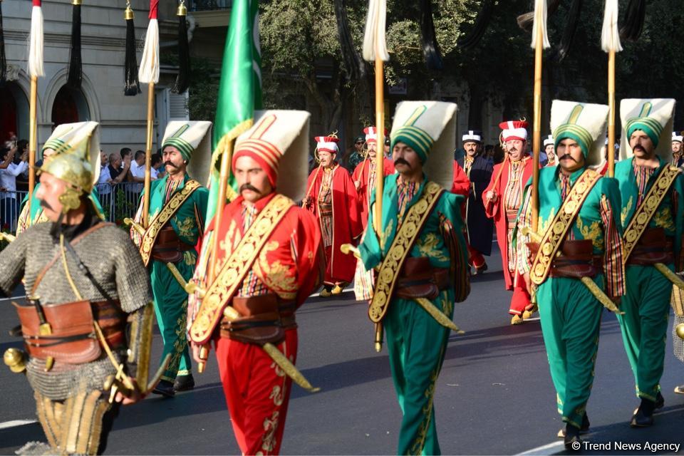 Parade to mark 100th anniversary of Baku’s liberation (PHOTOS)