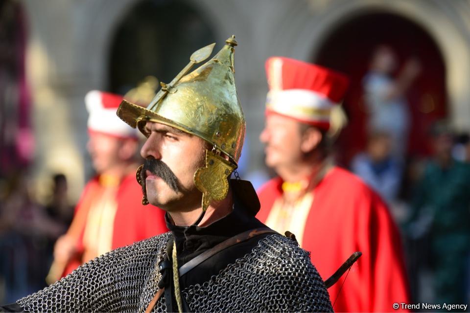 Parade to mark 100th anniversary of Baku’s liberation (PHOTOS)