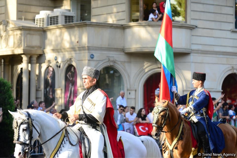 Parade to mark 100th anniversary of Baku’s liberation (PHOTOS)