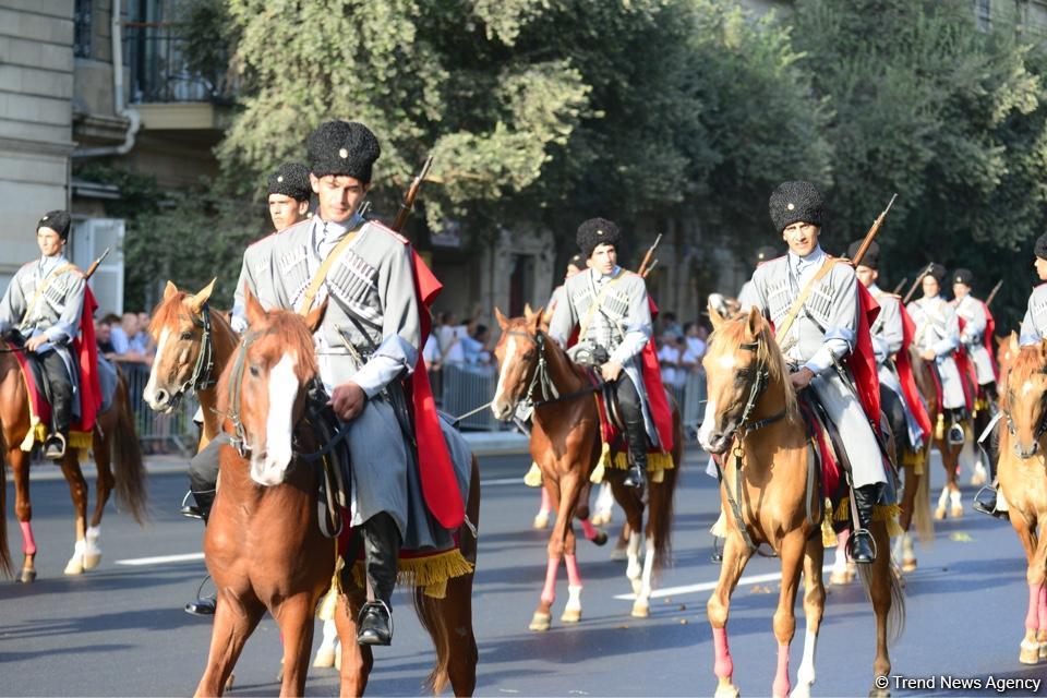 Parade to mark 100th anniversary of Baku’s liberation (PHOTOS)